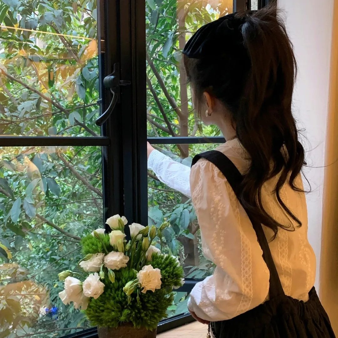 网聘女伴